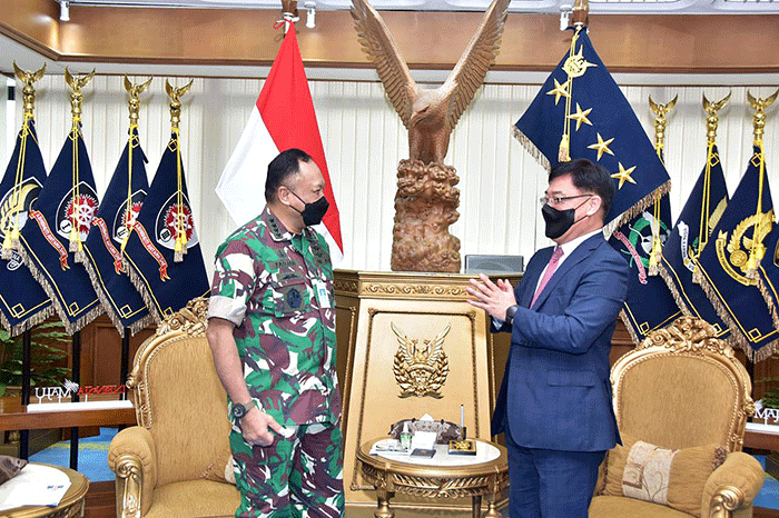 Kasau Marsekal TNI Fadjar Prasetyo, menerima kunjungan Vice President & General Manager Korea Aerospace Industries (KAI) Mr. Bong Keun Lee.
