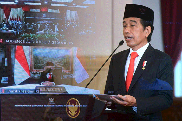 Presiden Joko Widodo mengapresiasi upaya Komisi Yudisial (KY) membangun budaya transparansi kepada masyarakat melalui penyampaian laporan tahunan.