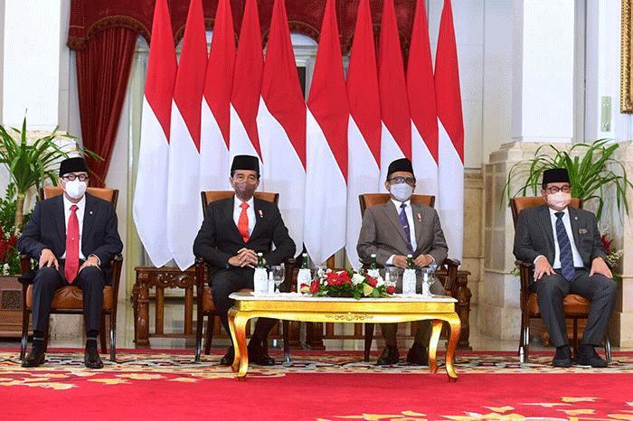Presiden Joko Widodo mengapresiasi upaya Komisi Yudisial (KY) membangun budaya transparansi kepada masyarakat melalui penyampaian laporan tahunan.