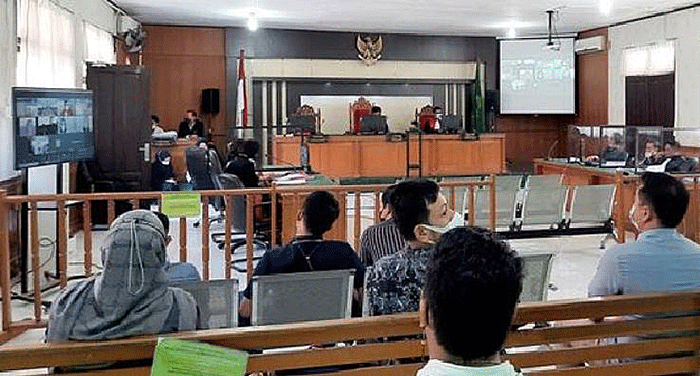 Tim penasihat hukum bos Fikasa Grup, Agung Salim dkk menemukan adanya dugaan kontradiksi pendapat ahli.