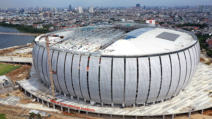 Foto aerial pembangunan Jakarta International Stadium (JIS) di kawasan Papanggo, Tanjung Priok, Jakarta Utara, Selasa (8/3/2022).
