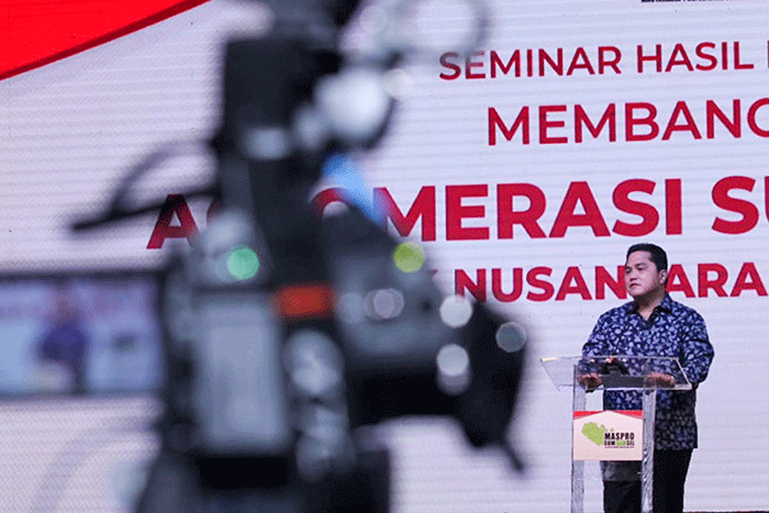 Menteri Badan Usaha Milik Negara (BUMN) Erick Thohir menyampaikan pidato kunci dalam seminar membangun aglomerasi Sumatera Bagian Selatan (Sumbagsel).