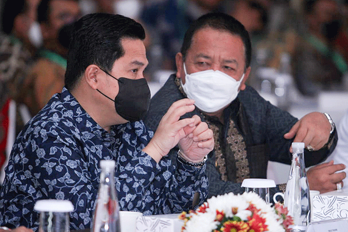 Menteri Badan Usaha Milik Negara (BUMN) Erick Thohir menyampaikan pidato kunci dalam seminar membangun aglomerasi Sumatera Bagian Selatan (Sumbagsel).