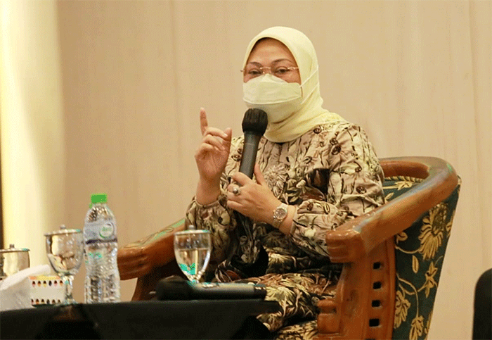 UUD 1945 dan undang-undang yang berlaku saat ini memberikan ruang yang sangat besar bagi perempuan untuk dapat masuk di berbagai bidang kehidupan.