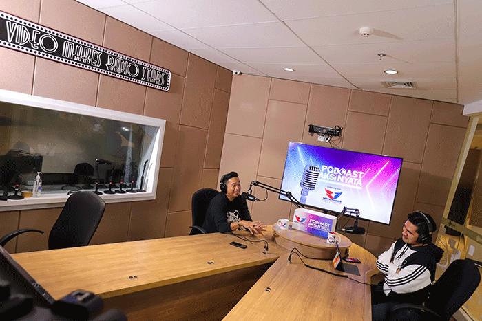Nico Aditya (kiri) saat menjadi narasumber Podcast Aksi Nyata #DariKamuUntukIndonesia di Studio Talkshow MNC Network, iNews Tower, MNC Center.