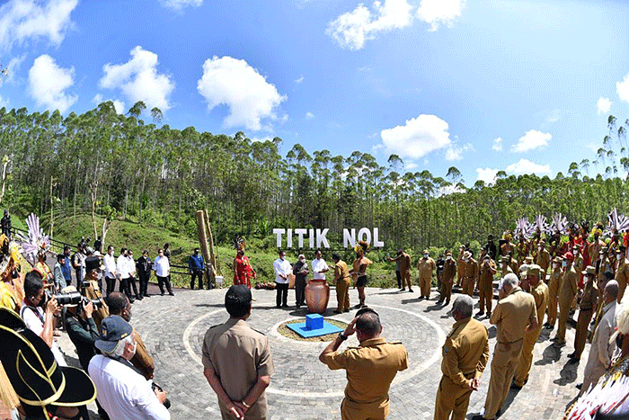 Presiden Joko Widodo dan Ibu Iriana Joko Widodo tiba di Kawasan Titik Nol Kilometer Ibu Kota Nusantara (IKN), di Kabupaten Penajam Paser Utara.