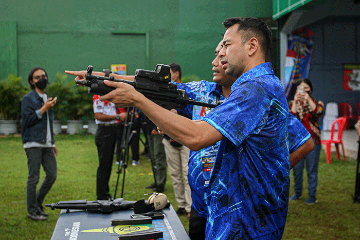 Raffi Ahmad Juara Lomba Menembak Piala Danpaspampres 2022