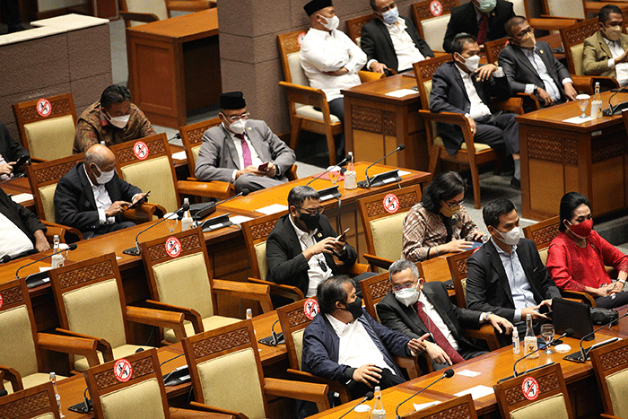 Ketua DPR Puan Maharani menyampaikan pidatonya saat Rapat Paripurna DPR ke-17 Masa Persidangan IV Tahun Sidang 2021-2022 di Kompleks Parlemen.