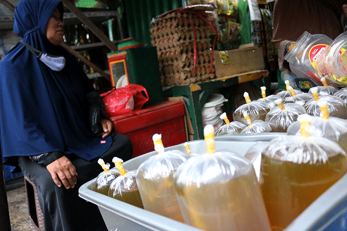 Minyak Goreng Masih Susah Ditemukan Di Pasar Kemayoran Jakarta