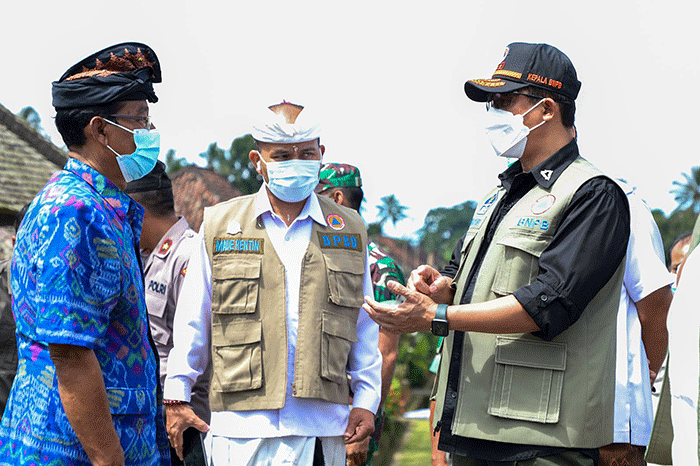 Kepala BNPB Letjen TNI Suharyanto saat meninjau salah satu lokasi field visit GPDRR di Desa Wisata Penglipuran, Kabupaten Bangli, Bali, Kamis (17/3/2022).