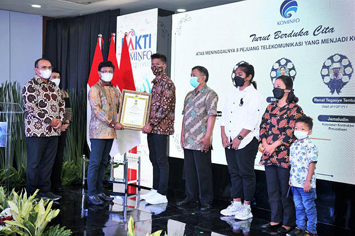 Menkominfo mengakui perjuangan itu akan memberikan manfaat untuk kesejahteraan masyarakat, terutama ekosistem telekomunikasi di Indonesia.