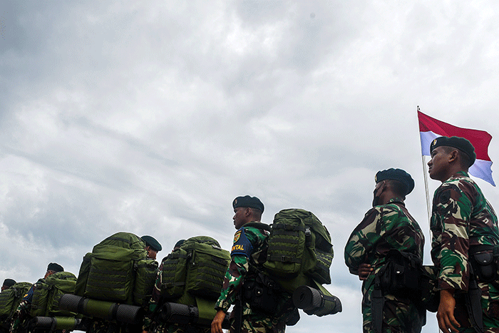 Sebanyak 400 prajurit TNI AD Batalyon Infanteri 142/Ksatria Jaya diberangkatkan ke Papua mengunakan KRI Teluk Bintuni-520 di Pelabuhan Boom Baru Palembang.