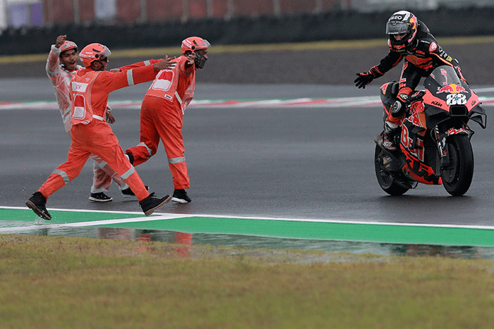 Pembalap Red Bull KTM Factory Racing Miguel Oliveira melakukan selebrasi usai balapan MotoGP seri Pertamina Grand Prix of Indonesia.
