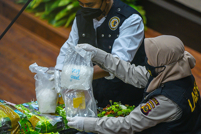 Pemusnahan barang bukti sabu di Auditorium Graha Bina Praja Kantor Gubernur Sumsel, Palembang, Senin (22/3/2022).