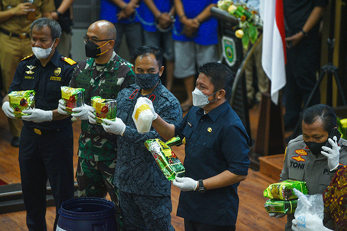 Pemusnahan barang bukti sabu di Auditorium Graha Bina Praja Kantor Gubernur Sumsel, Palembang, Senin (22/3/2022).