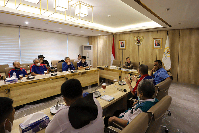 Wakil Ketua DPR Sufmi Dasco Ahmad saat menerima perwakilan buruh dari Konfederasi Serikat Pekerja Seluruh Indonesia (KSPSI).