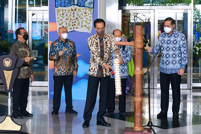 Presiden Joko Widodo secara resmi membuka pagelaran The 22nd Jakarta International Handicraft Trade Fair (INACRAFT) 2022 di JCC.