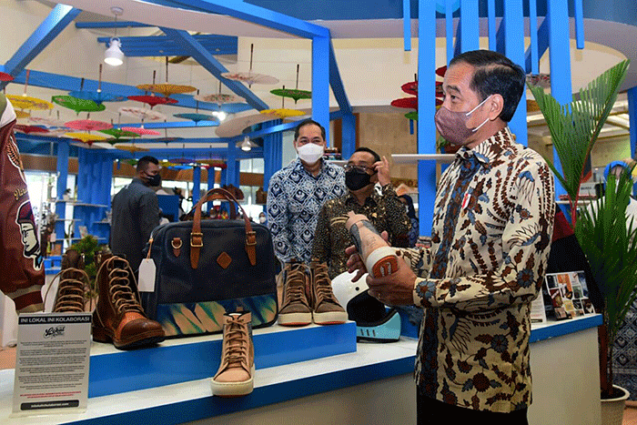 Presiden Joko Widodo secara resmi membuka pagelaran The 22nd Jakarta International Handicraft Trade Fair (INACRAFT) 2022 di JCC.