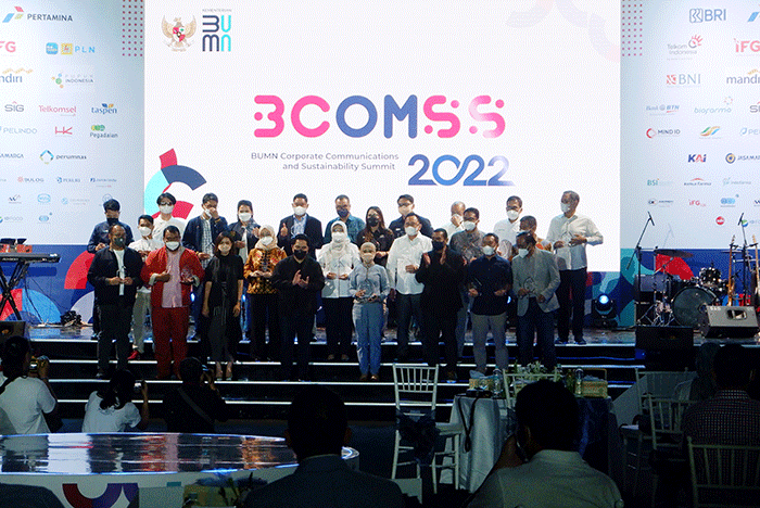 Menteri BUMN Erick Thohir memberikan sambutan pada malam penghargaan BCOMSS 2022 di Istora Senayan, Rabu (23/3/2022).