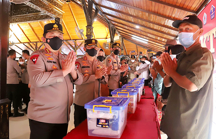 Kegiatan vaksinasi terus dilakukan secara masif oleh pemerintah bersinergi dengan TNI-Polri meski situasi penyebaran Covid-19 saat ini tengah melandai.