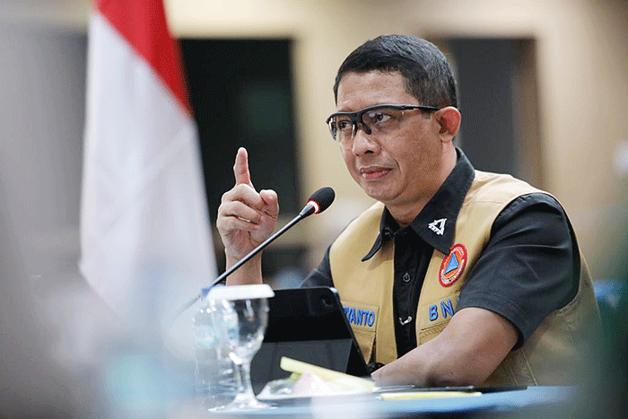 Kepala BNPB Letjen TNI Suharyanto mengingatkan kepada pemerintah daerah Kepulauan Riau agar tetap mengantisipasi adanya potensi lonjakan kasus Covid-19.