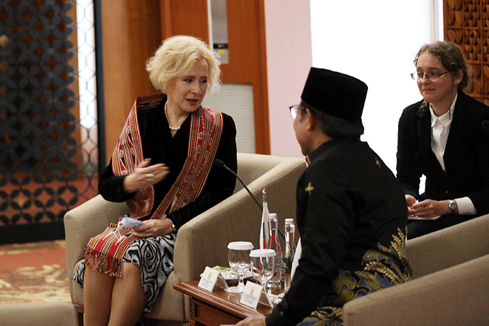 Wakil Ketua DPR Muhaimin Iskandar melakukan pertemuan dengan Duta Besar Rusia untuk Indonesia Ludmila Vorobieva di ruang delegasi, Nusantara III.