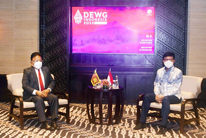 Menkominfo menyatakan dalam beberapa bulan terakhir infodemi yang paling banyak beredar di Indonesia seputar pandemi Covid-19.