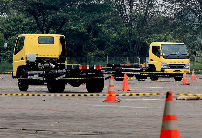 Media test drive Fuso Euro 4 di ICE BSD City, Tangerang, Banten, Jumat (25/3/2022).