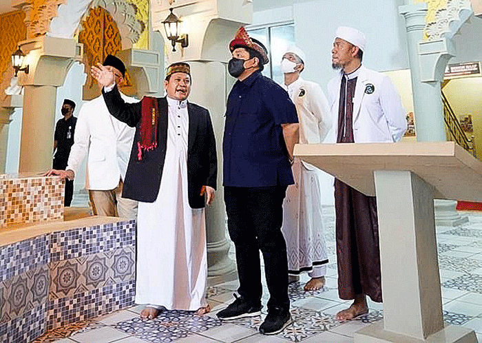 Menteri Badan Usaha Milik Negara (BUMN) Erick Thohir menghadiri Tabligh Akbar Dan Santunan Anak Yatim Majelis Dzikir At-Thohir.