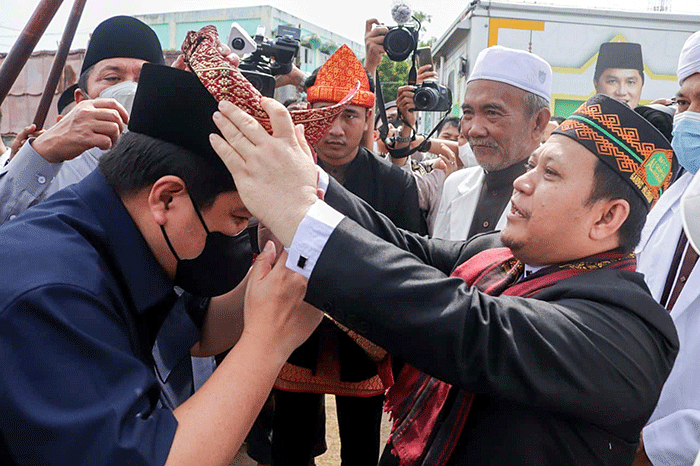 Menteri Badan Usaha Milik Negara (BUMN) Erick Thohir menghadiri Tabligh Akbar Dan Santunan Anak Yatim Majelis Dzikir At-Thohir.