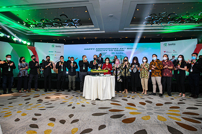 Komisaris Utama Bundamedik, dr. Ivan Rizal Sini memberikan sambutan saat perayaan hari jadi Bundamedik Healthcare System (BHMS) ke-49.