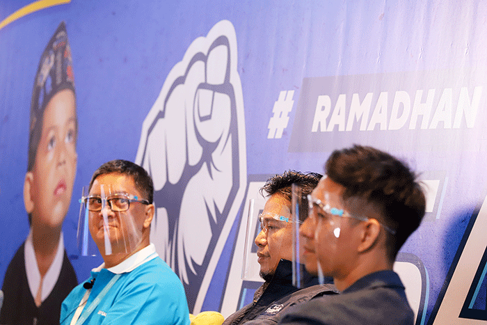 Bantuan dana pendidikan kepada anak-anak binaan rumah yatim di Jakarta, Selasa (29/3/2022).