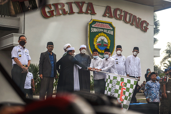Pawai dan Tarhib kendaraan keliling di jalan protokol Kota Palembang dalam rangka menyambut Bulan Suci Ramadan 1443 H.