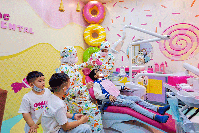 Anak-anak saat mengunjungi OMDC playground yang menyediakan fasilitas bermain dan kesehatan terlengkap untuk anak dalam satu atap.