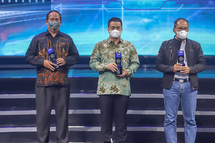 Pemerintah Provinsi Jawa Tengah menerima penghargaan DIA 2022 berkat terobosannya melalui aplikasi Jogo Tonggo.
