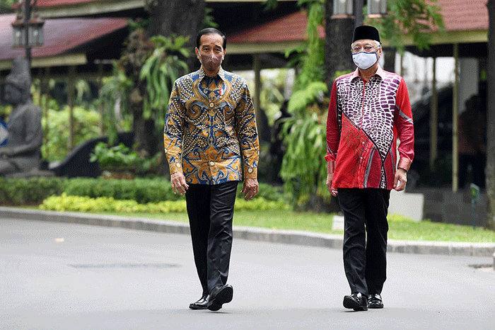 Presiden Joko Widodo menyambut kunjungan kerja Perdana Menteri (PM) Malaysia Ismail Sabri bin Yaakob di Istana Merdeka, Jakarta, Jumat (1/4/2022).