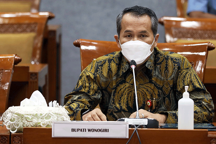 Bupati Wonogiri Joko Sutopo saat memberikan penjelasan kepada komisi X dalam rapat dengar pendapat (RDP) di Gedung Nusantara I.