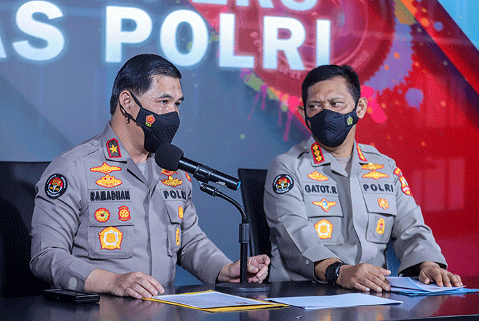 Penetapan Daftar Pencarian Orang (DPO) atas nama Putra Wibowo saat konferensi pers di Gedung Divisi Humas Polri, Jakarta Selatan, Senin (4/4/2022).
