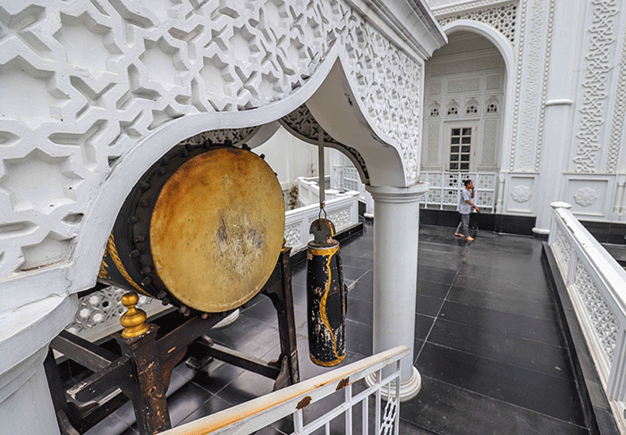 Pemandangan Masjid Ramlie Musofa di kawasan Sunter, Jakarta Utara, Selasa (5/4/2022).