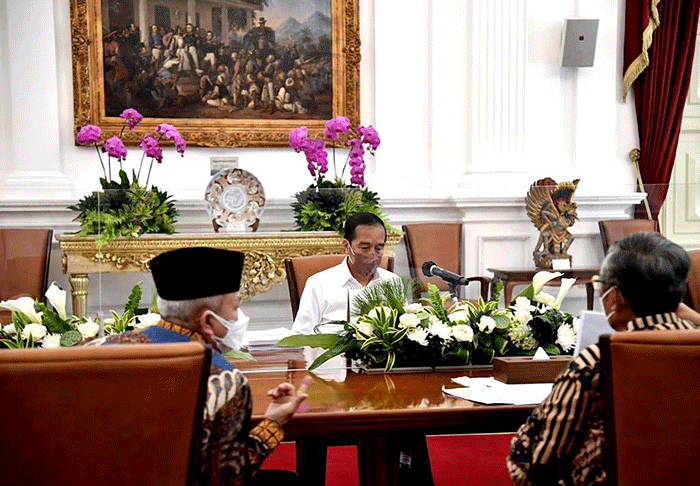 Presiden Joko Widodo menerima Panitia Seleksi Pemilihan Calon Anggota Badan Pelaksana dan Calon Anggota Dewan Pengawas Badan Pengelola Keuangan Haji.