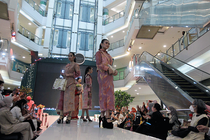Ecoprint Fashion Week 2022 di The Plaza Semanggi, Jakarta, Rabu (6/4/2022).