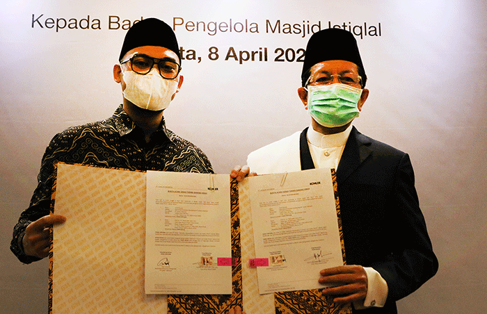 Serah terima hibah Kohler Rivletr Cabinet di Masjid Istiqlal, Jakarta, Jumat (8/4/2022).