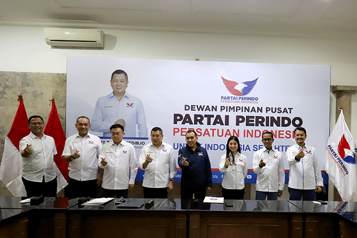 Ketua Umum DPP Partai Perindo, Hary Tanoesoedibjo menyampaikan bahwa pelantikan tokoh sebagai kader partainya ini bukan kali pertama dilakukan.