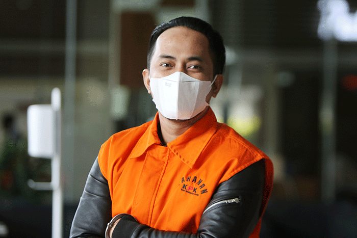 Bupati nonaktif Penajam Paser Utara, Abdul Gafur Mas’ud usai menjalani pemeriksaan lanjutan di Gedung Merah Putih KPK, Jakarta, Selasa (12/4/2022).