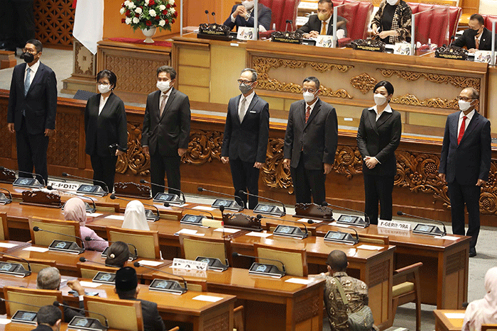 DPR Tetapkan Anggota Dewan Komisioner OJK Periode 2022-2027.