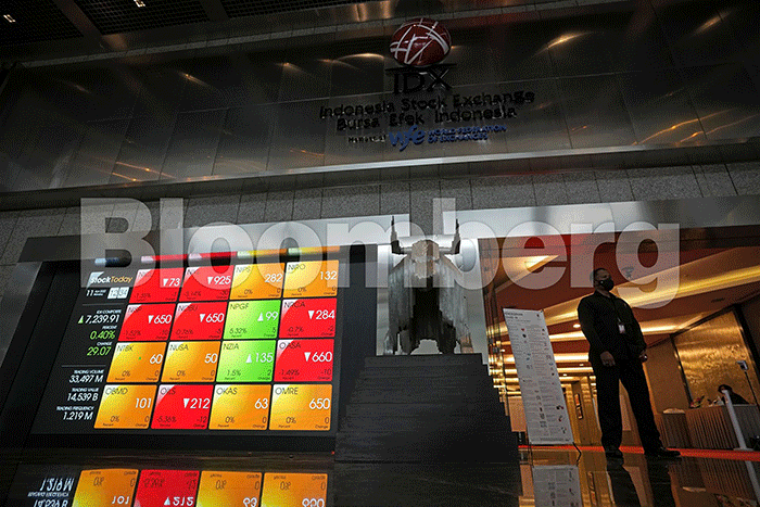 Saham GoTo Melonjak Setelah Debut IPO Bursa Efek Indonesia (BEI) di Jakarta, Senin (11/4/2022).