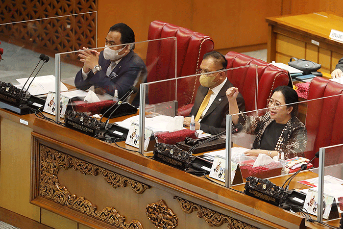Rapat Paripurna DPR RI ke-19 Masa Persidangan IV Tahun Sidang 2021-2022 di Kompleks Parlemen, Jakarta, Selasa (12/4/2022).