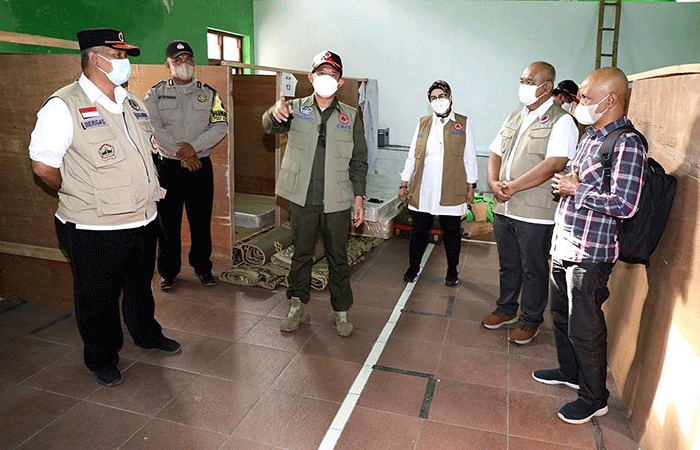 Kepala Badan Nasional Penanggulangan Bencana Letjen TNI Suharyanto, meninjau beberapa titik lokasi di Desa Balerante, Kecamatan Kemalang, Kabupaten Klaten.