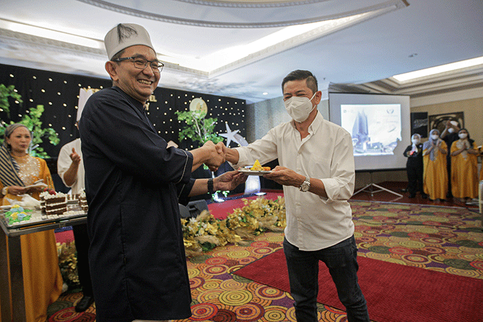 General Manager Merlynn Park Hotel Jakarta, Adolf Gustaf saat membuka acara perayaan hari jadi ke-12 Merlynn Park Hotel di Jakarta, Selasa (12/4/2022).