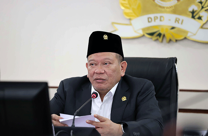 Ketua DPD La Nyalla Mattalitti memberikan paparan saat ekspose publik terkait big data di Kompleks Parlemen, Senayan, Jakarta, Kamis (14/4/2022).